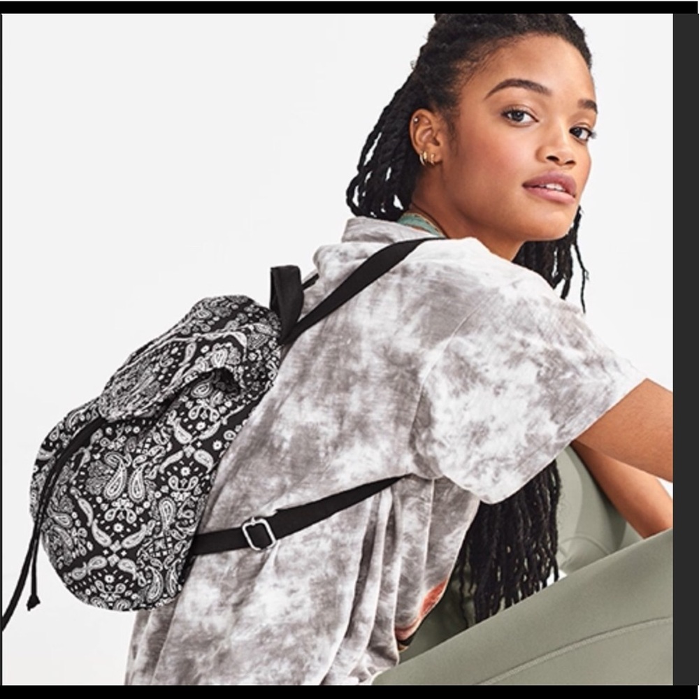 NWT Pink / Victoria Secrets Paisley Print Backpack - Picture 6 of 6